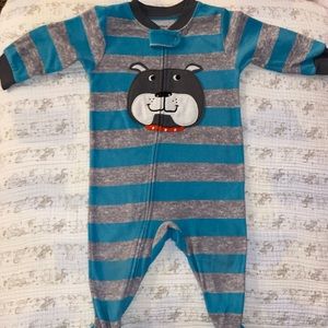 EUC boys 12mo footie pajama’s from Carter’s